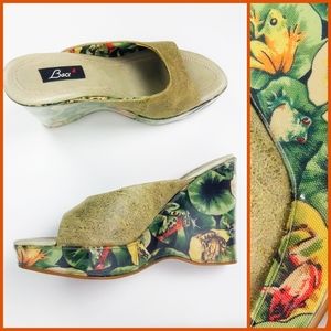 Leather Wedge Sandals w/ Rainforest Frogs Print
